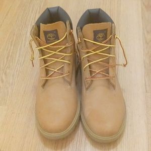 Timberland Boots Waterproof/work size 7 for Mens / 8.5 women's